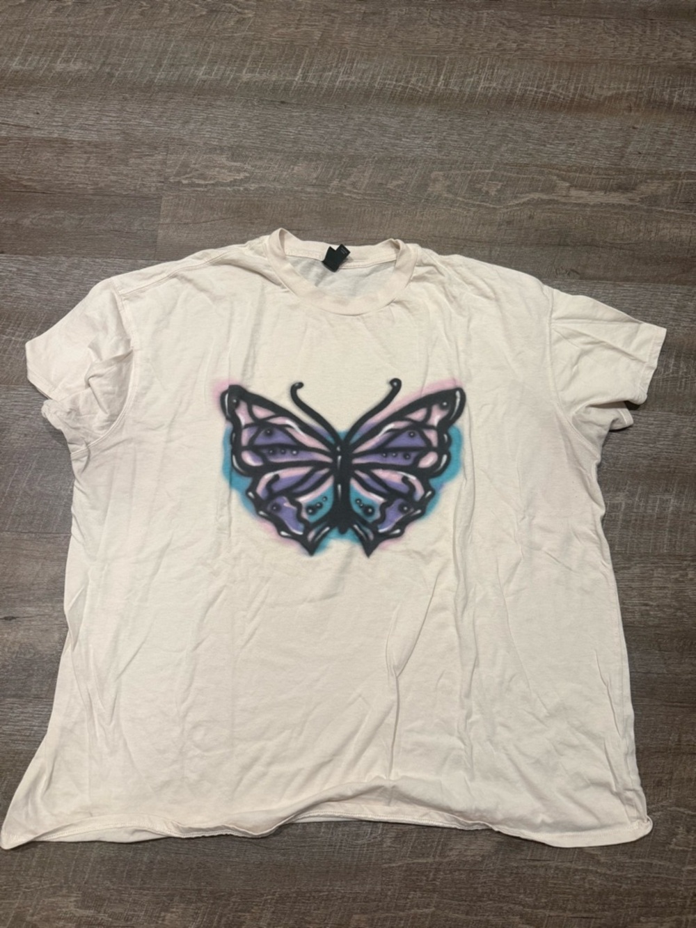 wild fable White Tee with Purple and Blue Airbrush Butterfly. Size XXL